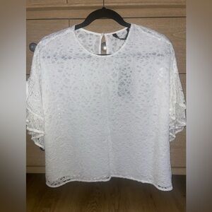 Zara Woman Short Sleeve blouse in White, Size Large